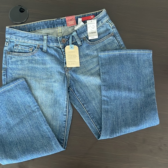 Express X2 Woman’s Capri Pants - Picture 10 of 11